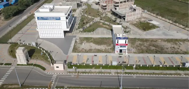 Supermart at MET City Sector 8